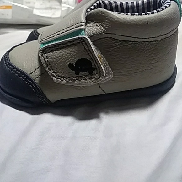 Carter's every step stage 2 size 9-12 months - Picture 2 of 3